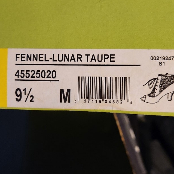 New Naya Cutout Design Ankle Booties - Picture 5 of 12